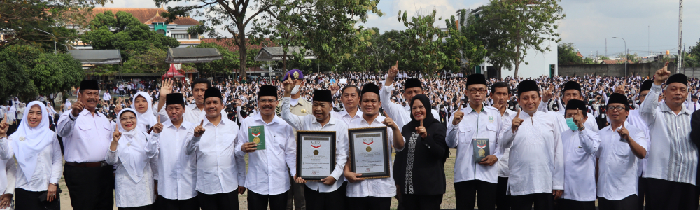 Penyerahan Piagam Penghargaan Museum Rekor-Dunia Indonesia